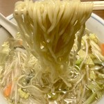 中華料理 五十番 - 黄色い麺リフト