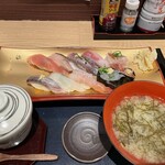 伊豆太郎 - ふのりの味噌汁と茶碗蒸しをセットで