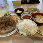 三丁目 にしや食堂 - ハンバーグ定食　1000円