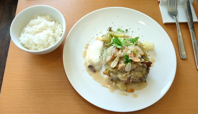 Bistro Cafe Akami photo 2