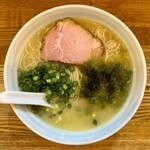 らーめん まる玉 - 料理写真:らーめん(800円)