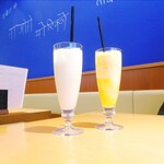 タンドールバル カマル2号 - ラッシーとマンゴーラッシー