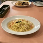 ボンジョルノ - むき海老のペペロンチーノ　麺はリングイネ