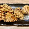 和食ごはんと酒 縁 - 鳥の唐揚げは人気メニューらしく各テーブルで学生の夕飯にもなっていました