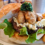 プランプ ダイナー - フライドオイスターバーガー