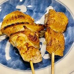 酒亭 田中 - 熊野地鶏の手羽中とソリレスはなぜか一緒に登場ｗ