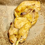 酒亭 田中 - 熊野地鶏のあか　内腿の部位で強い弾力があります