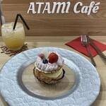 ATAMI Cafe - 桜のシュークリームと梅炭酸