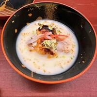 日本料理 久丹 - フグの白子と海老芋のお椀、白味噌、酒粕