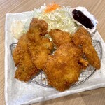 名古屋名物 みそかつ 矢場とん - 牡蠣フライ