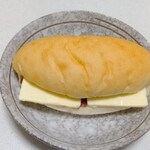 コッペんどっと - 粒あんバター（390円）