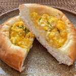 METRO MARKET - 玉子パン生地はフォカッチャっぽい　玉子の味が濃厚　良いもの使ってそう