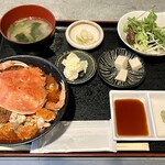 海鮮創作 くり木 - 香箱ガニの贅沢丼