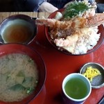 活魚問屋 海寶 - えび天丼　味噌汁もいいダシが出ています