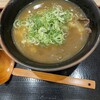 都きしめん - 僕はさっそく一口食べてみた。 すると、カレーの辛さときしめんのもちもち感が絶妙にマッチしていて、口の中でとろけるような感覚が広がった。