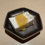 焼き鳥・日本酒ダイニング SAKi - 付き出し　牛乳豆腐