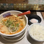 めだかタンタン - 汁あり担々麺 (普通盛り) + おんたま 半ライスセット