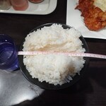 情熱食堂 - 伝説の唐揚げM定食（４個）860円　お茶碗の直径15cm