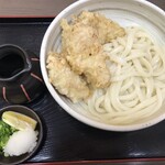 手打ちうどん 大蔵 - かしわ天ぶっかけ(温) 990円(税込)