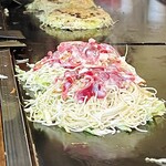 Okonomiyaki Murakami - キャベツと砂ずりがたっぷり
