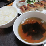 Kanoya - わかめスープとごはん