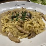 イタリア料理 カプリチョーザ - 料理写真:タリアテッレ ポルチーニ茸とキノコのクリームソース