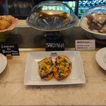 HENRIQUE SÁ PESSOA - サーディンサンド以外もおいしそうな店だった