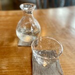 お蕎麦 結 - 牡蠣蕎麦にむけて、冷酒（山形の大山）を