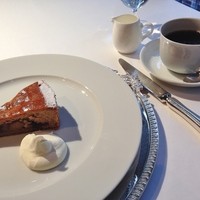 銀座 ハプスブルク・ファイルヒェン - リンツァートルテとコーヒー