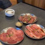 七輪炭火焼肉 味ん味ん - 