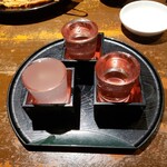 旬鮮たくま - 日本酒の三種呑み比べセット。三人で行ったので、三人三様、辛口ばかりの人もいました。