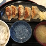 Honkakusuigyouzasemmontengahouten - 焼き餃子定食　780円