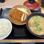 かつや - とん汁定食(ロースカツ)