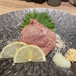 平尾 焼き鳥 肉寿司 にく串や - フォアグラ風レバ刺し
