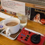 鉄道Cafe はるか - ホットココアと、無線タイプのコントローラ(10分100円)と、レンタル車両(500円)