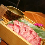 Kumamoto Akaushi Ittougai Seijitsu Isshin Kumamoto Koshitsu Yakiniku Kakka - 