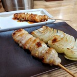 Yakitori Miyake - シロ ¥130、ぼんじり¥130、玉ネギ¥150   