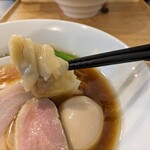 たかのちゅめ - ワンタンの具は餃子系でパンチあり。好みは分かれる感じと思う。