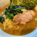 家系ラーメン 貫徹家 - 中盛ラーメン 1,000円