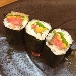 すし処 匠 - トロたくに大葉が入って三食巻き☆