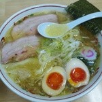 とら食堂 - 塩ワンタン麺　味玉入り