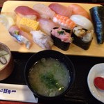 Sushi Uogashi Nihonichi - 魚がしにぎり（９８０円）