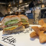 folk burgers&beers - アボカドチーズバーガー