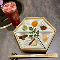 飛騨牛一頭家 馬喰一代 長良本家 - 前菜盛り合せ