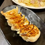 Hokkori Zeppin Chuuka Uchuuken - 【焼きぎょうざ(６個)  ¥415】