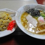 Gokuu - 半炒飯ラーメンセット 750円 半チャーハンと言ってもそこそこな量がありました