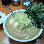 カマリヤ 大将 - ラーメン（中）＋味付玉子*2＋のり増＋小ライス