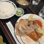 定食専門店 小満津 - 