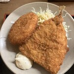割烹 いいむら - アジフライとコロッケ