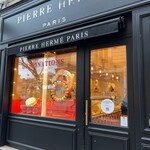 PIERRE HERMÉ PARIS - 